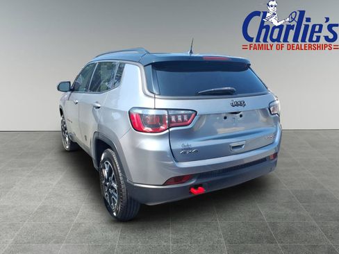 Used 2019 Jeep Compass Trailhawk AWD/4WD image 5