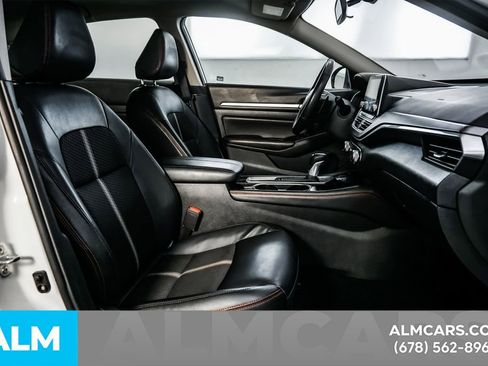 Used 2025 Nissan Altima 2.5 SR FWD image 19