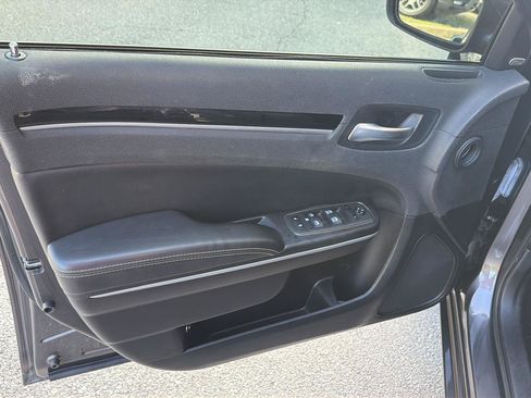 Used 2022 Chrysler 300 S RWD image 16