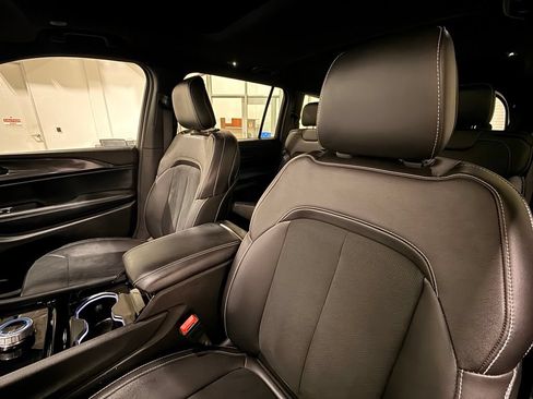 Used 2021 Jeep Grand Cherokee L Laredo RWD image 18