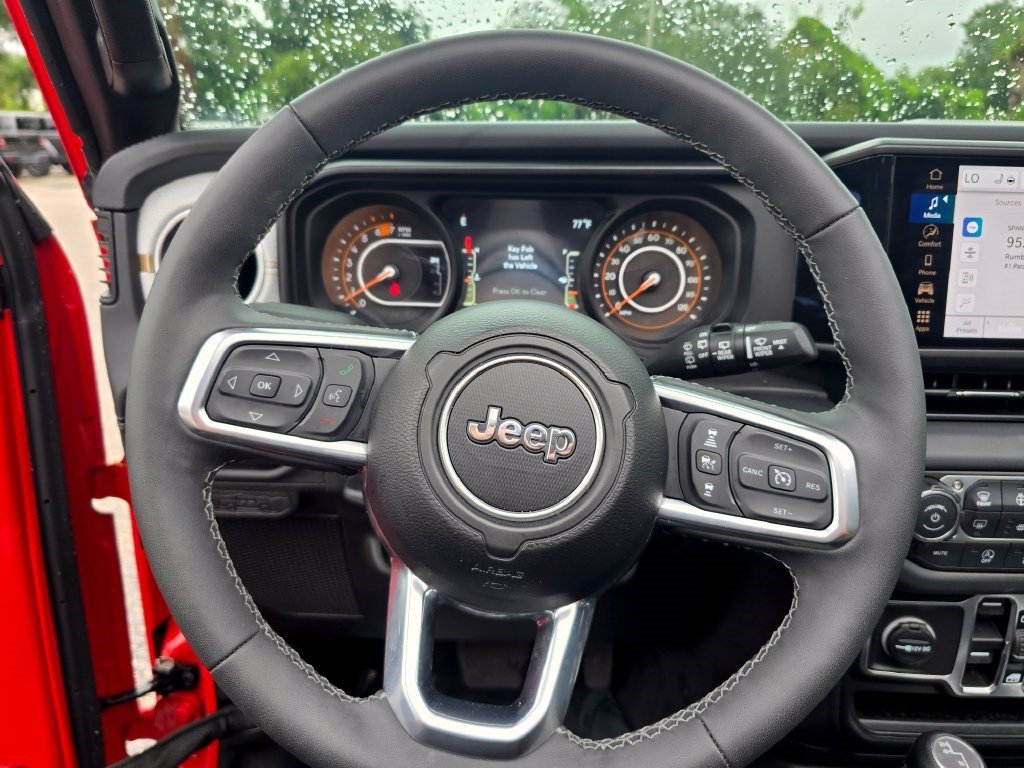 Used 2026 Jeep Wrangler Unlimited Sahara AWD/4WD image 17