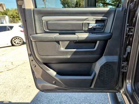 Used 2017 RAM 2500 Big Horn w/ Night Special Edition image 33