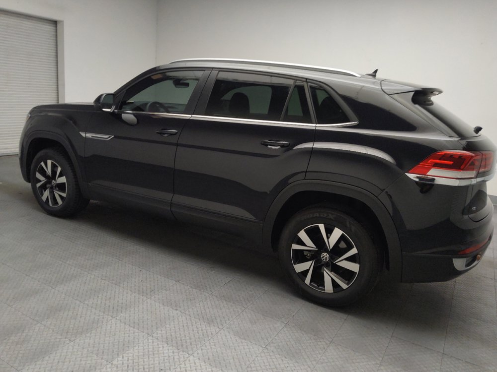 Used 2022 Volkswagen Atlas Cross Sport SE FWD image 3