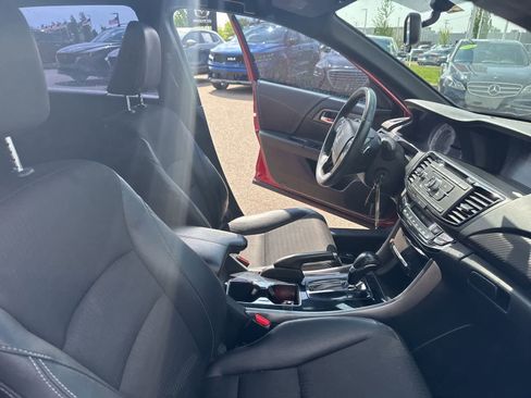 Used 2017 Honda Accord Sport image 25