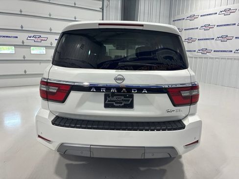 Used 2024 Nissan Armada SL w/ Captain's Chairs Package AWD/4WD image 5