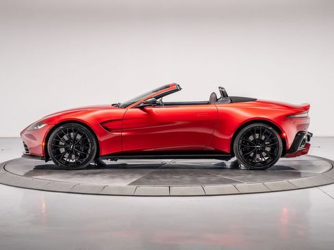 Used 2023 Aston Martin V8 Vantage Roadster RWD image 10