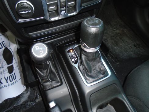 Used 2021 Jeep Wrangler Unlimited Sport AWD/4WD image 15