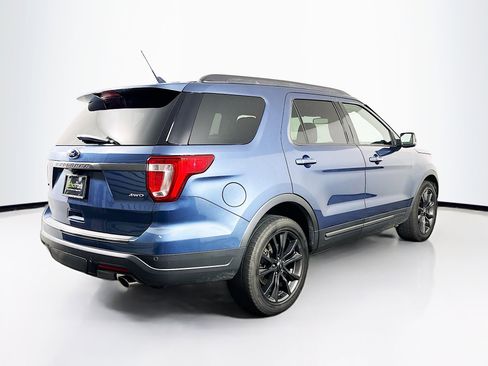 Used 2019 Ford Explorer XLT w/ Equipment Group 202A AWD/4WD image 9
