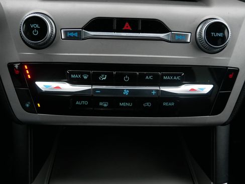 Used 2023 Ford Explorer XLT w/ Equipment Group 202A image 23