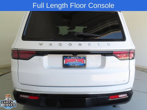 Used 2024 Jeep Wagoneer Series II w/ Flexible Seating Group RWD image 4