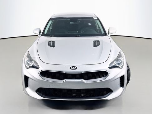 Used 2018 Kia Stinger image 2