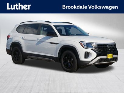 New 2025 Volkswagen Atlas Peak Edition SE