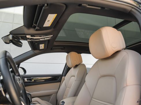 Used 2019 Porsche Cayenne AWD/4WD image 31