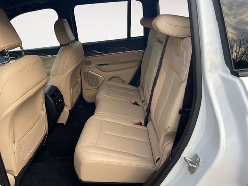 Used 2023 Jeep Grand Cherokee 4WD 4xe image 13