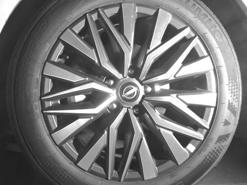 Used 2025 Nissan Altima 2.5 SV FWD image 12
