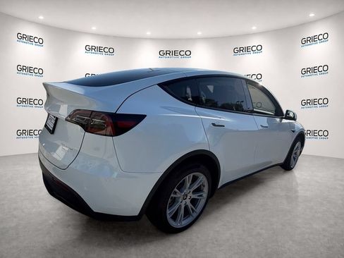 Used 2023 Tesla Model Y Long Range AWD/4WD image 7