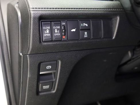 Used 2025 Honda Odyssey Elite image 12