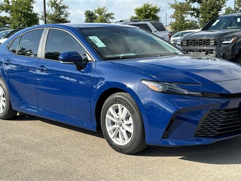 New 2025 Toyota Camry Hybrid image 3