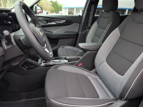New 2026 Chevrolet TrailBlazer LT w/ Convenience Package FWD image 9