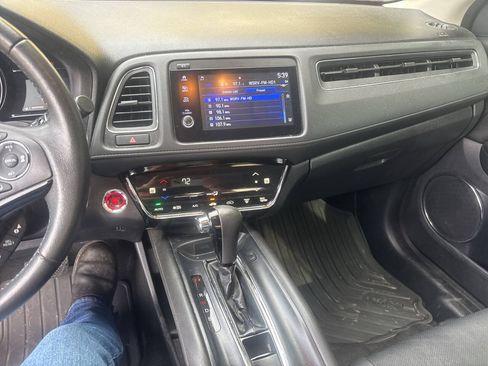 Used 2021 Honda HR-V EX-L image 10