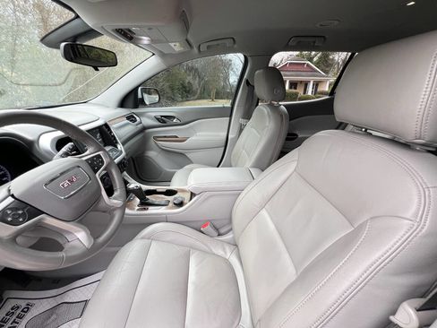 Used 2018 GMC Acadia SLE image 11