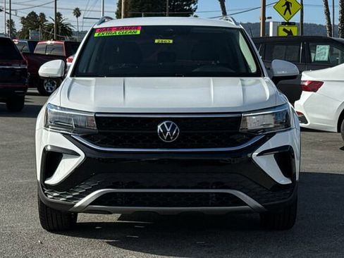 Used 2024 Volkswagen Taos SE image 9