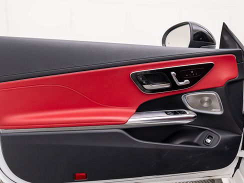 Used 2024 Mercedes-Benz CLE 300 4MATIC Coupe image 11