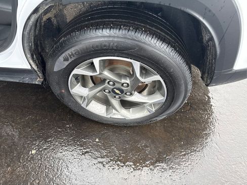 Used 2024 Chevrolet Trax LT w/ Driver Confidence Package image 32