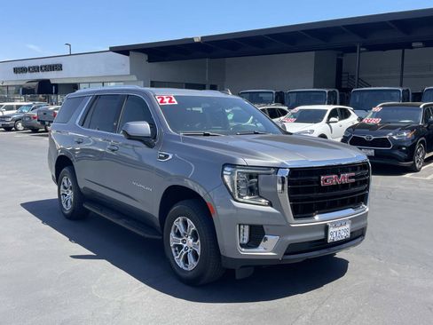 Used 2022 GMC Yukon SLE w/ Gmc Pro Safety Plus Package RWD image 3