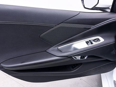 Used 2021 Chevrolet Corvette Stingray Coupe w/ Engine Appearance Package RWD image 17