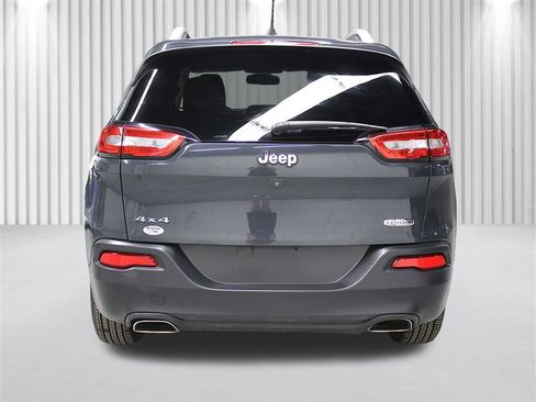 Certified 2018 Jeep Cherokee Latitude Plus w/ Cold Weather Group AWD/4WD image 4