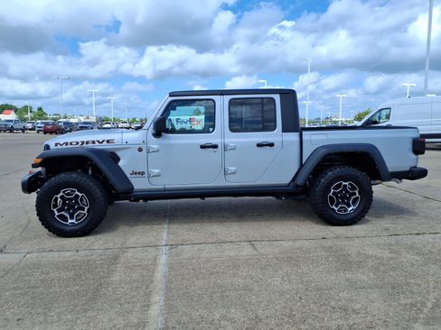 Used 2023 Jeep Gladiator Mojave w/ Cold Weather Group AWD/4WD image 2