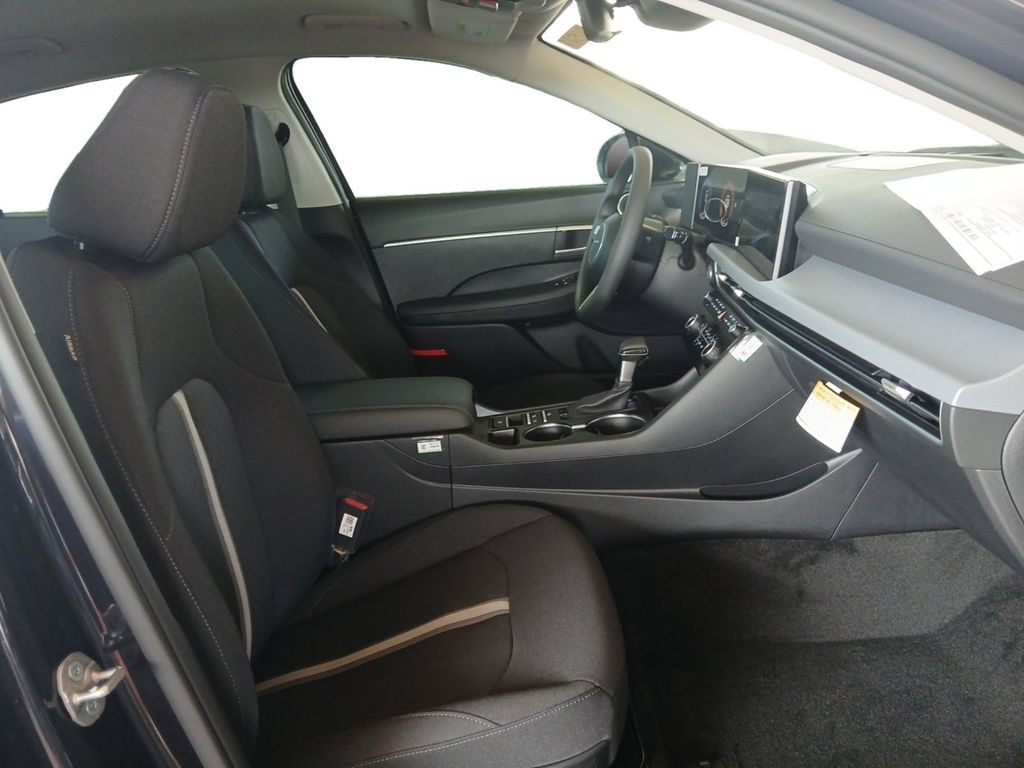 New 2026 Hyundai Sonata SE FWD image 16