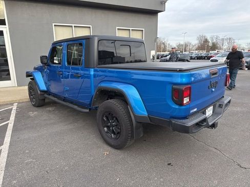 Used 2021 Jeep Gladiator Sport image 14