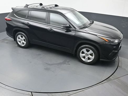 Used 2023 Toyota Highlander LE image 46