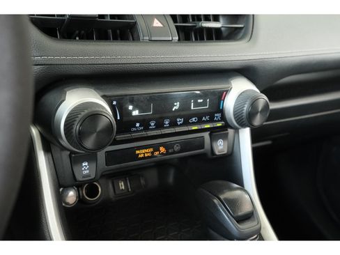 Used 2021 Toyota RAV4 LE AWD/4WD image 21