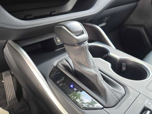 Used 2026 Toyota Highlander XLE AWD/4WD image 39
