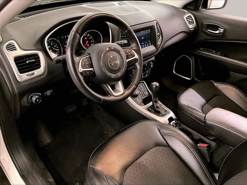 Used 2019 Jeep Compass Latitude w/ Cold Weather Group image 12