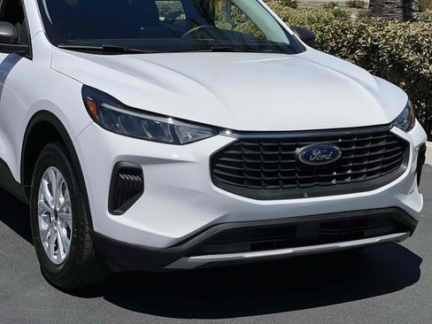 Used 2024 Ford Escape Active image 83