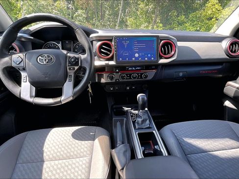 Used 2022 Toyota Tacoma SR5 AWD/4WD image 14