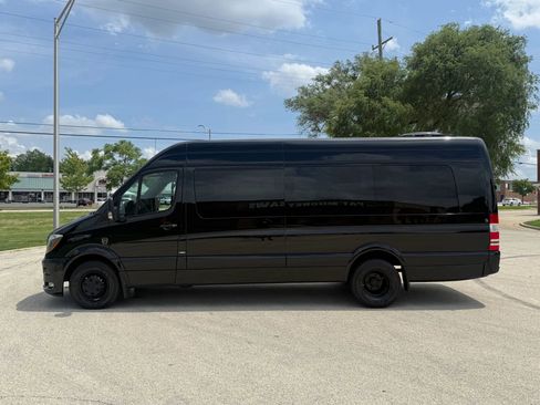 Used 2015 Mercedes-Benz Sprinter 3500 w/ Window Fleet Package image 11