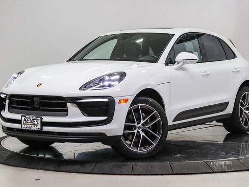 Used 2024 Porsche Macan AWD/4WD image 1