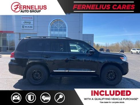 Used 2018 Toyota Land Cruiser AWD/4WD image 3