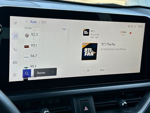 Certified 2025 Lexus UX 300h FWD w/ Accessory Package (Z2) image 22
