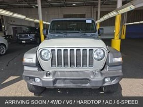 Used 2022 Jeep Wrangler Unlimited Sport AWD/4WD image 2