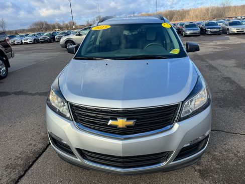 Used 2015 Chevrolet Traverse LS image 2
