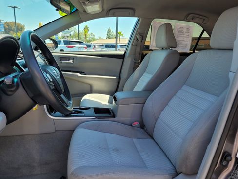 Used 2015 Toyota Camry LE FWD image 10