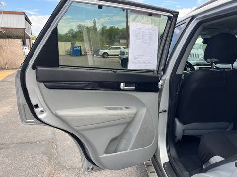 Used 2015 Kia Sorento LX FWD image 14