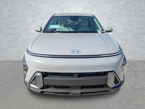 New 2026 Hyundai Kona SE image 3