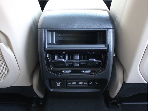 New 2026 Jeep Grand Cherokee Limited AWD/4WD image 31